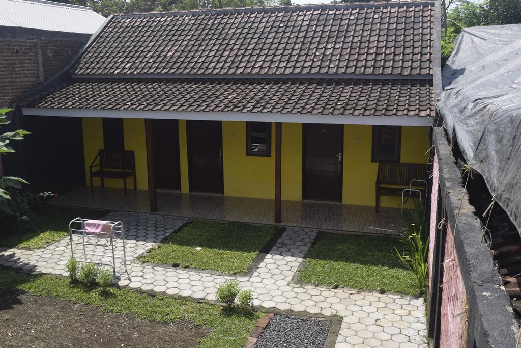 Blue Flame Inn Banyuwangi  Zewnętrze zdjęcie