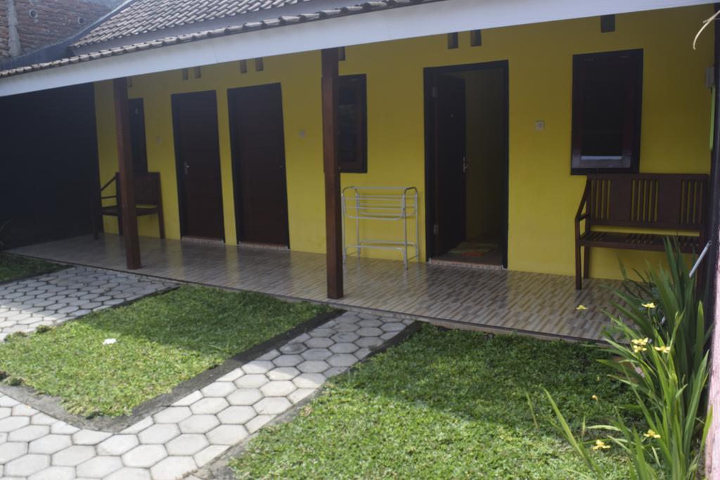 Blue Flame Inn Banyuwangi  Zewnętrze zdjęcie