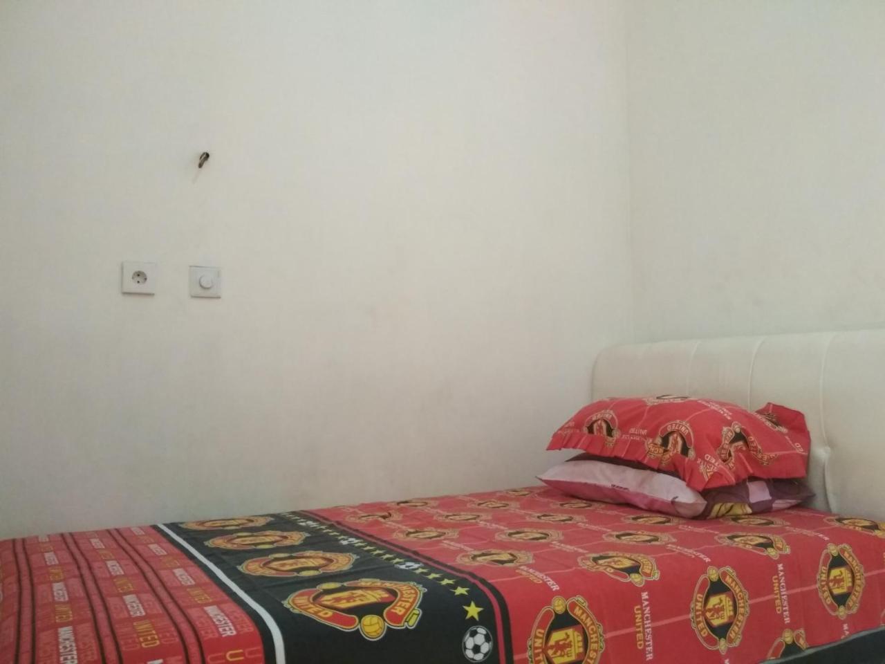 Blue Flame Inn Banyuwangi  Zewnętrze zdjęcie
